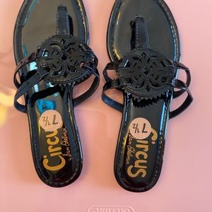 Circus Woman’s Black patent leather sandals - by Sam Edelman size 7.5M